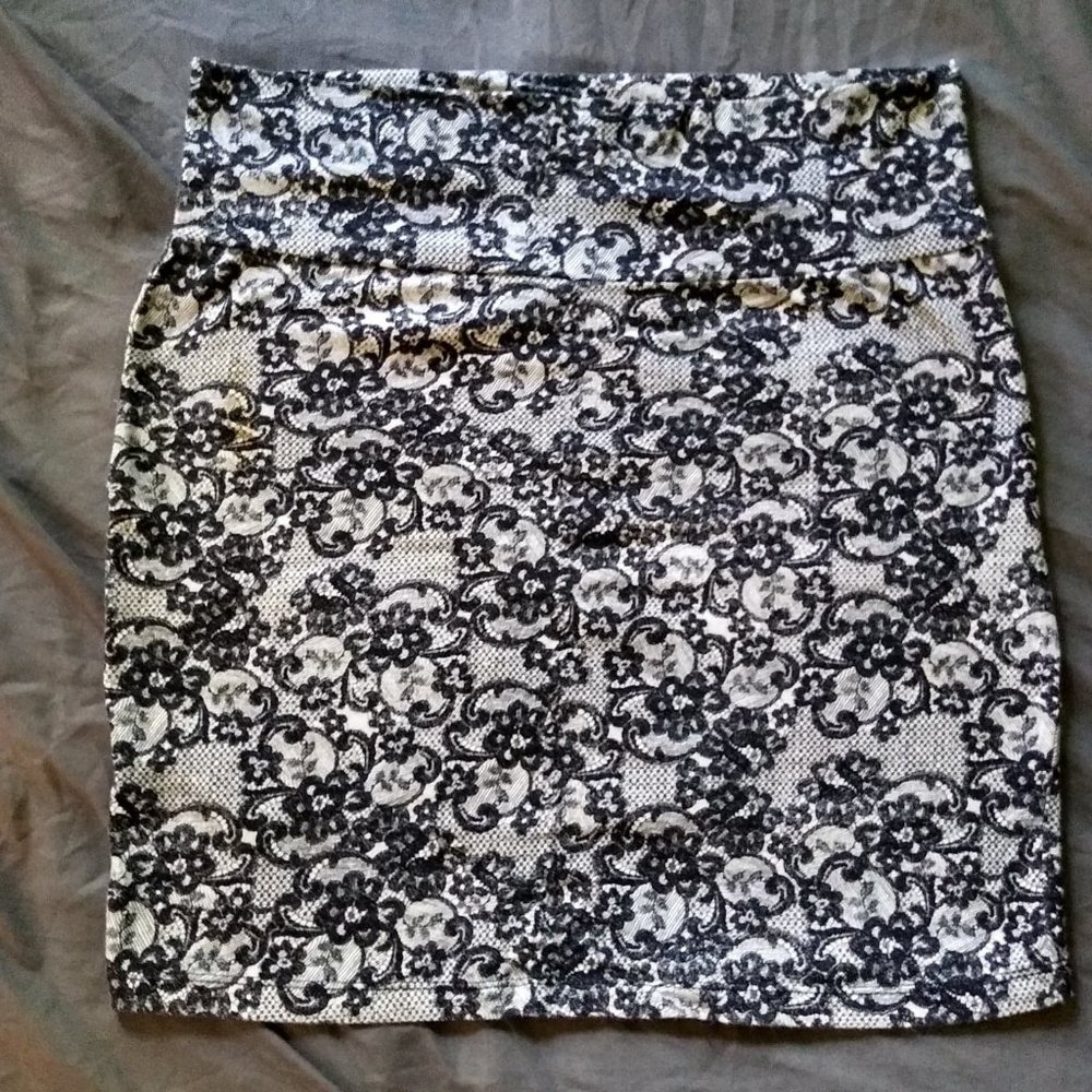 Charlotte Russe black and white lace pattern skirt
